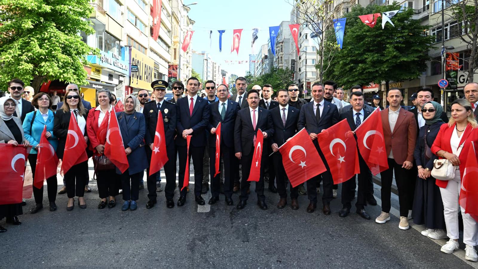 19 MAYIS ATATÜRK’Ü ANMA, GENÇLİK VE SPOR BAYRAMI ŞİŞLİ’DE KUTLANDI