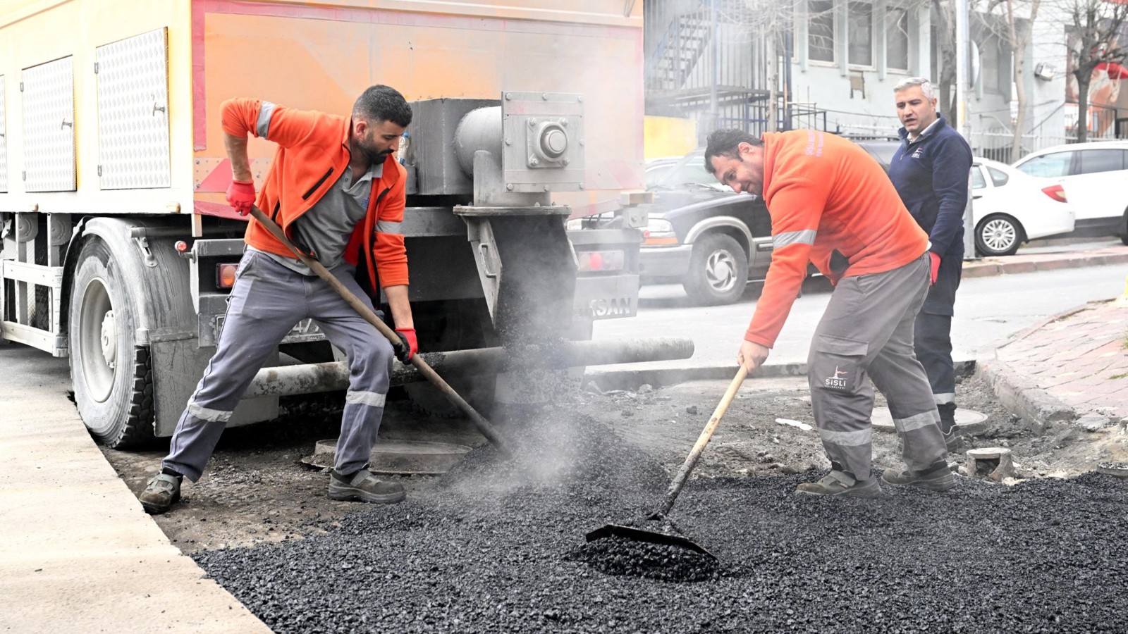 ŞİŞLİ BELEDİYESİ’NDEN 19 MAYIS MAHALLESİ’NDE KAPSAMLI ÇALIŞMA