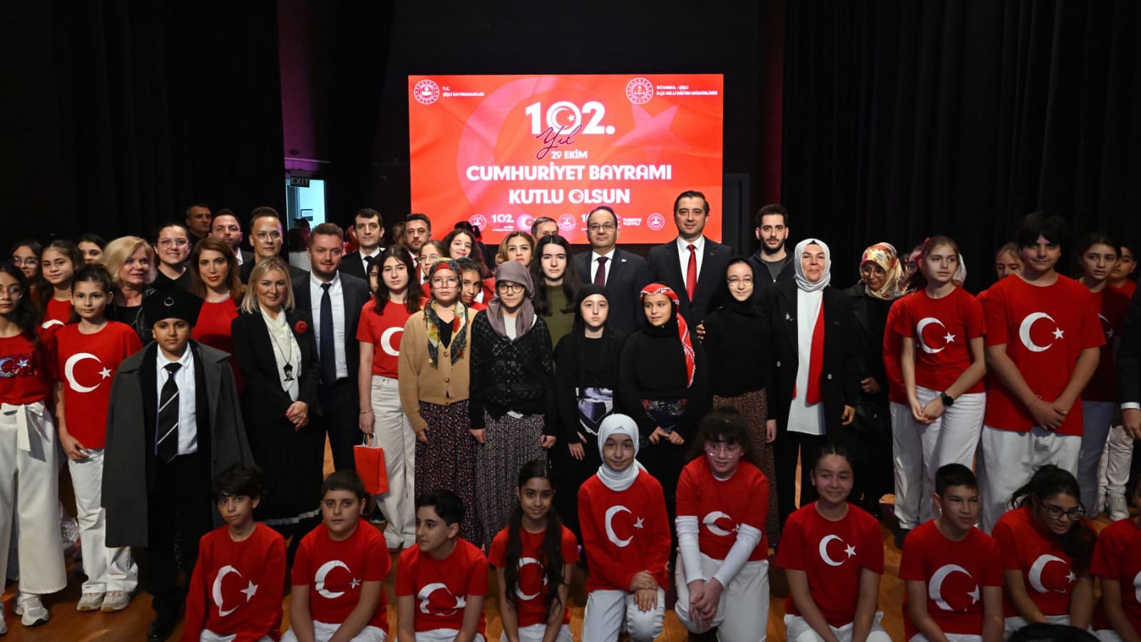 CUMHURİYET'İN 102. YILI ŞİŞLİ'DE COŞKUYLA VE GURURLA KUTLANDI