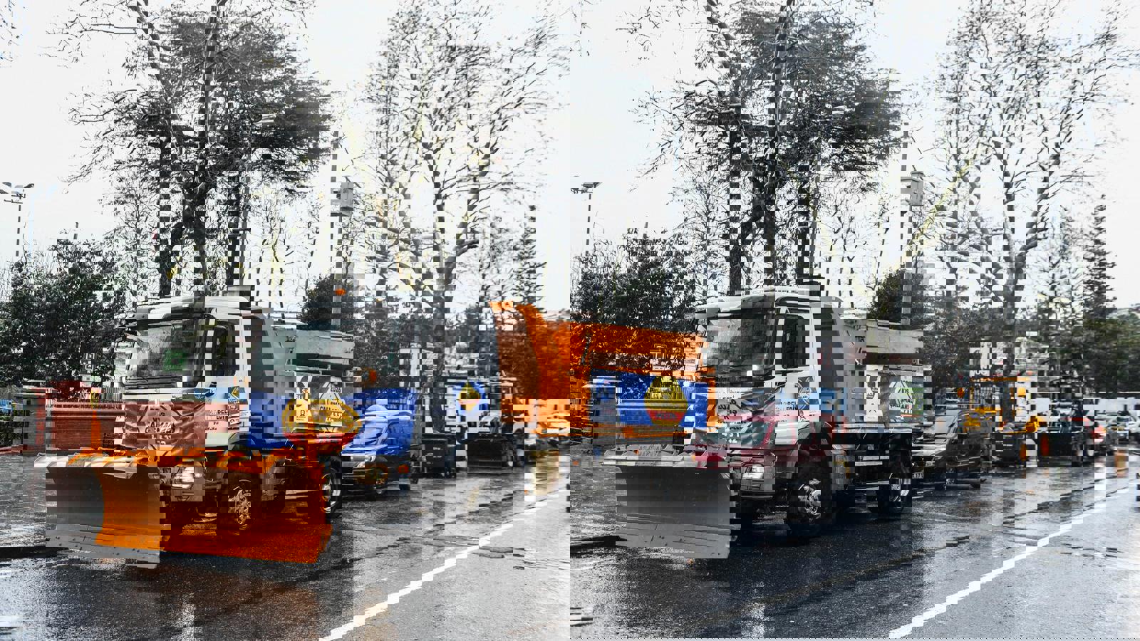 ŞİŞLİ BELEDİYESİ EKİPLERİ KARLA MÜCADELEDE TEYAKKUZDA