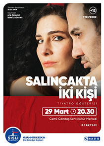Salıncakta İki Kişi